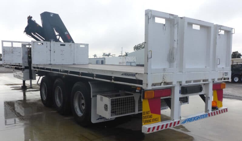 
								2018 Maxitrans FLAT TOP With MID Mount Crane full									