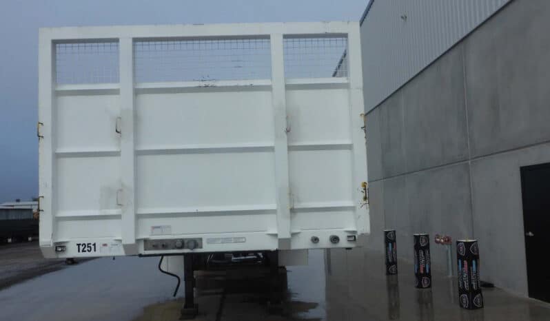 
								2018 Maxitrans FLAT TOP With MID Mount Crane full									