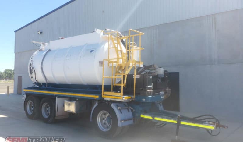 
								2012 Shephard Vacuum DOG Trailer full									