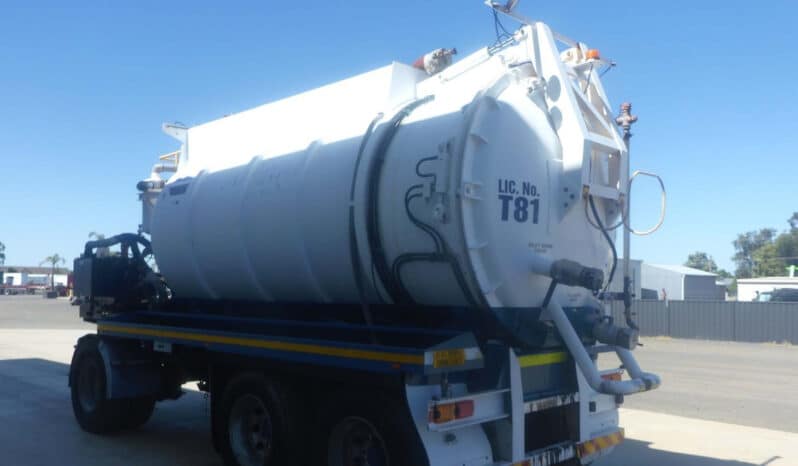 
								2012 Shephard Vacuum DOG Trailer full									