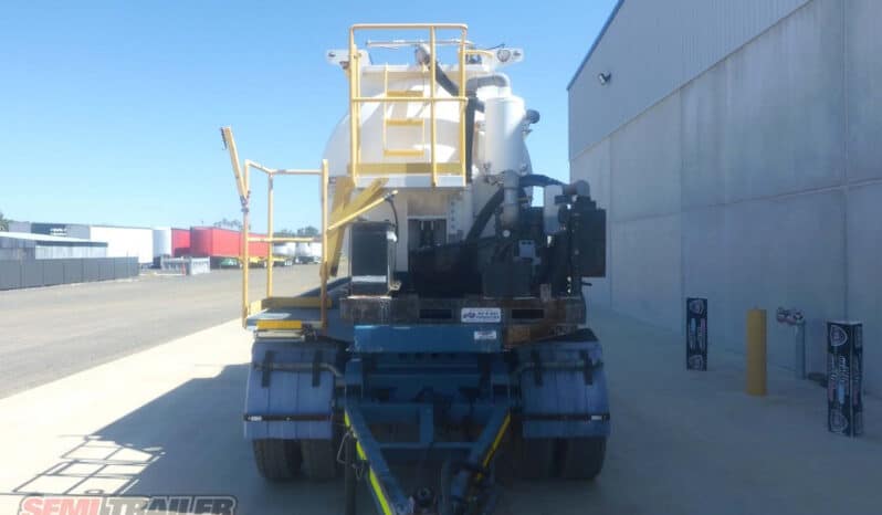 
								2012 Shephard Vacuum DOG Trailer full									