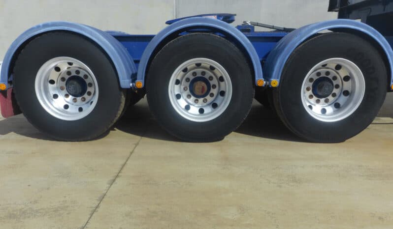 
								2009 Barker Walking FLOOR A Trailer full									