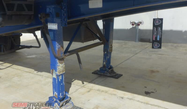 
								2009 Barker Walking FLOOR A Trailer full									