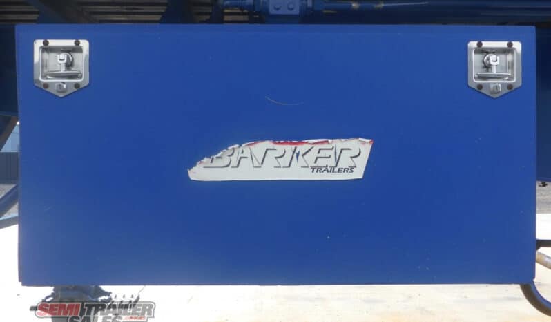 
								2009 Barker Walking FLOOR A Trailer full									