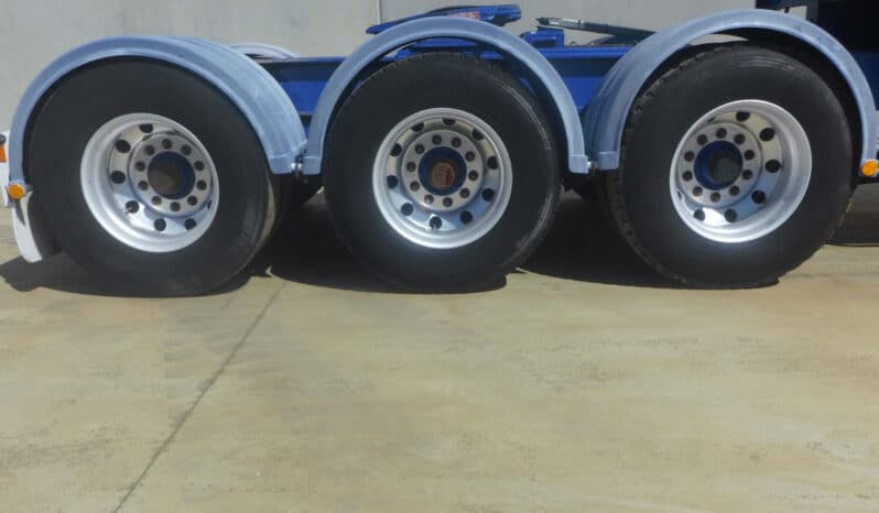 
								2009 Barker Walking FLOOR A Trailer full									