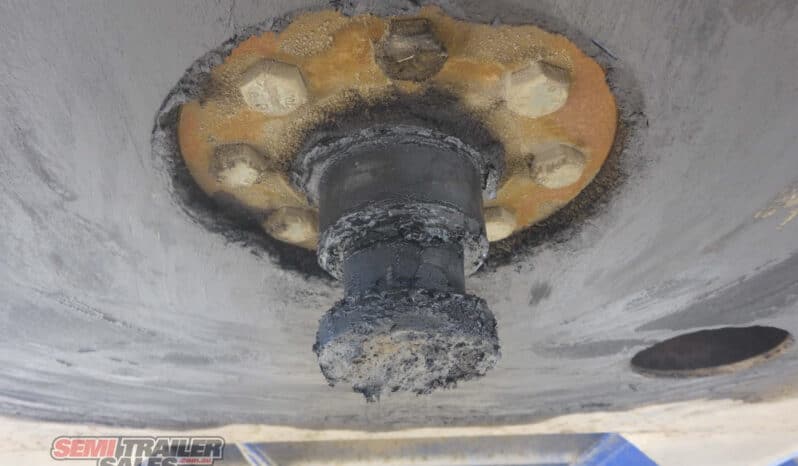 
								2009 Barker Walking FLOOR A Trailer full									