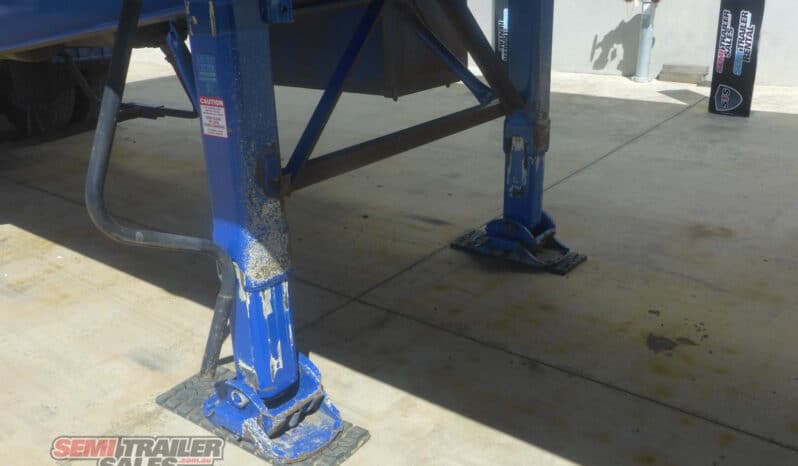 
								2009 Barker Walking FLOOR A Trailer full									