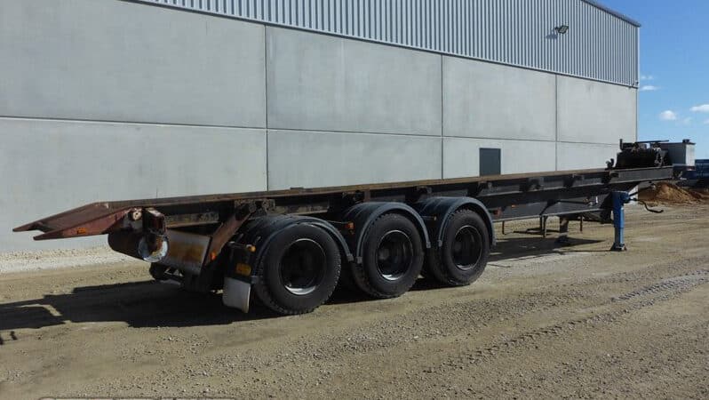 
								2004 Custom Bulldog Hook Lift Trailer full									