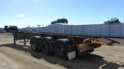 
										2004 Custom Bulldog Hook Lift Trailer full									