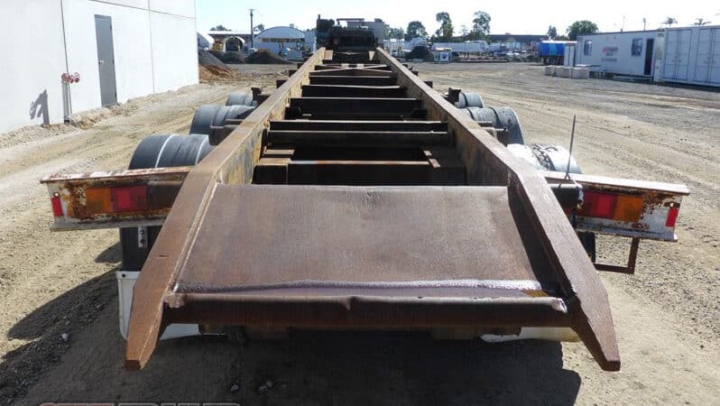 
								2004 Custom Bulldog Hook Lift Trailer full									