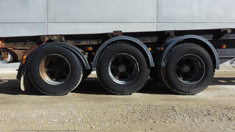 
								2004 Custom Bulldog Hook Lift Trailer full									