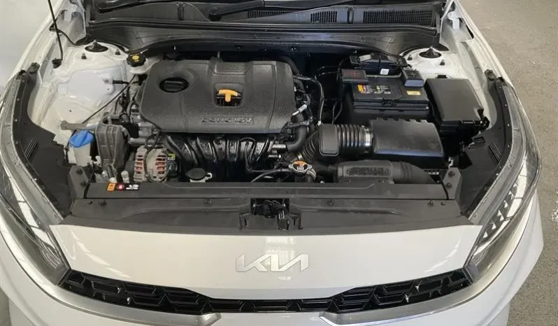 
								2023 Kia Cerato BD MY23 S White 6 Speed Automatic Hatchback full									