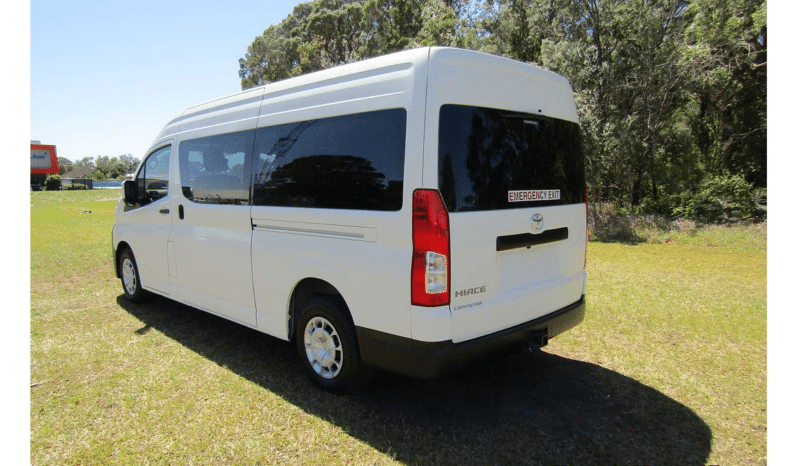 
								2022 Toyota Hiace Commuter GDH322R full									