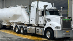 
										2017 Mack Superliner full									