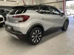 
										2023 Renault Captur XJB MY23 Intens Silver 7 Speed Auto Dual Clutch full									