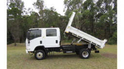 
										2011 Isuzu NPS 300 (4×4) CREW NH full									