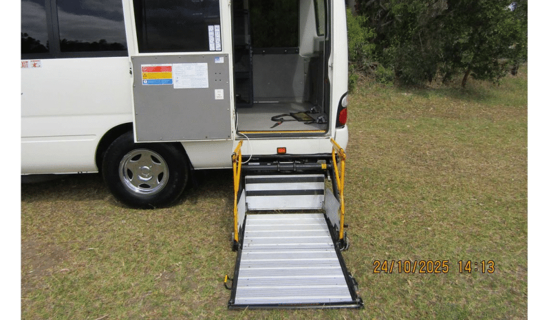 
								2014 Toyota Coaster Deluxe XZB50R full									