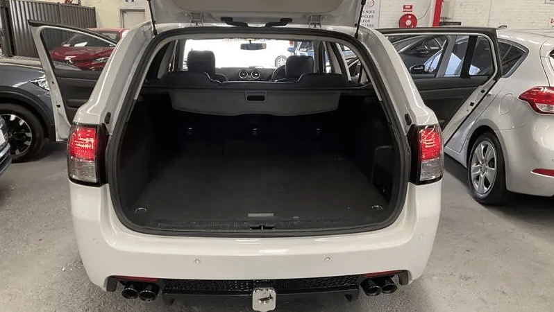 
								2012 Holden Commodore VE II MY12 SS-V White 6 Speed Manual S full									