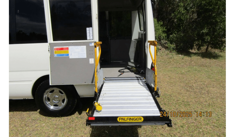 
								2014 Toyota Coaster Deluxe XZB50R full									