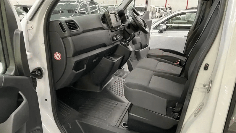 
								2020 Renault Master 110KW Pro White 6 Speed Automatic Van full									