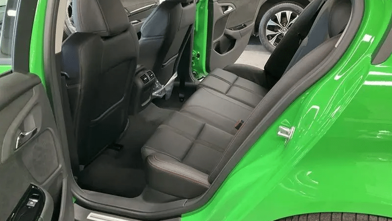 
								2017 Holden Commodore II Motorsport Edition Some Like It Hot full									