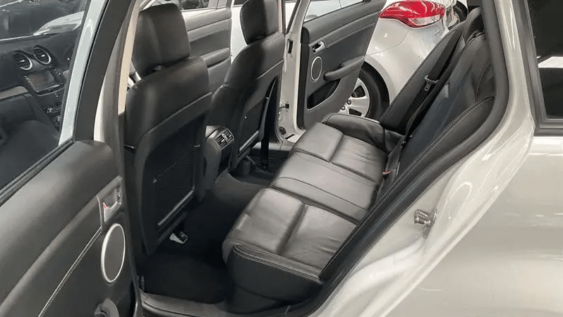 
								2012 Holden Commodore VE II MY12 SS-V White 6 Speed Manual S full									