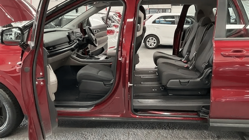 
								2024 Kia Carnival KA4 MY23 S Burgundy 8 Speed Automatic Wagon full									