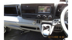 
										2018 Fuso Canter 715 with crane full									