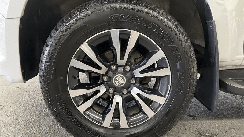 
								2019 Holden Colorado RG MY19 LTZ (4×2) (5Yr) White 6 Speed A full									