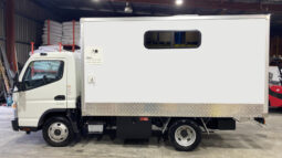 New Premium Fully Self Contained Mobile Dog Grooming Truck