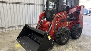 990kg-Skid-Steer-Loader-43-300x225