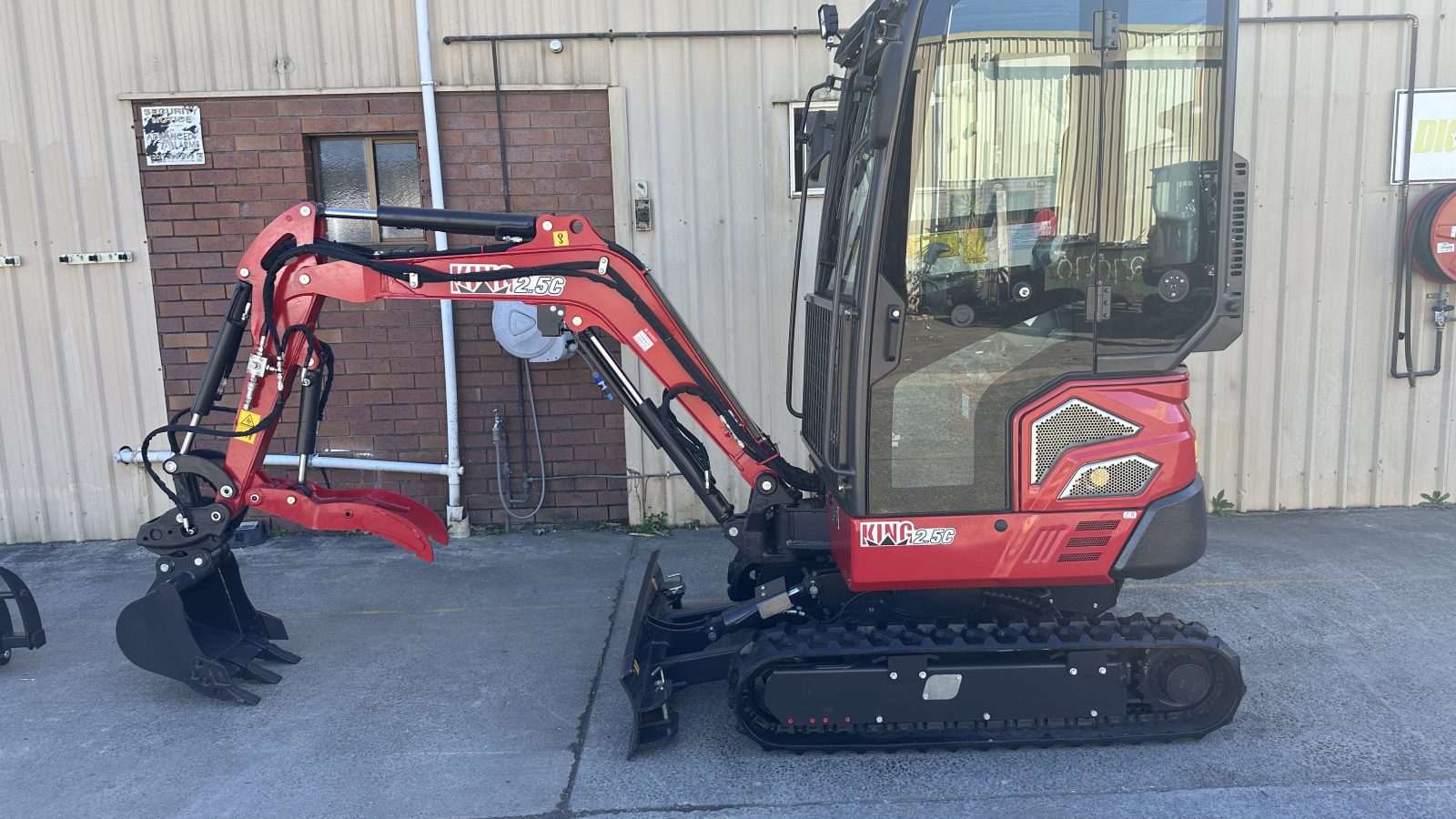 digger-king-2.5c-mini-excavator-1