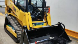 
										New UHI CDM311T Sid Steer A/C Cabin, ROPS & FOPS, Dual-Speed full									