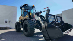 
										2025 UHI LG825T 2.5 T Rated Load full									