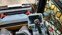 
										New UHI CDM311T Sid Steer A/C Cabin, ROPS & FOPS, Dual-Speed full									