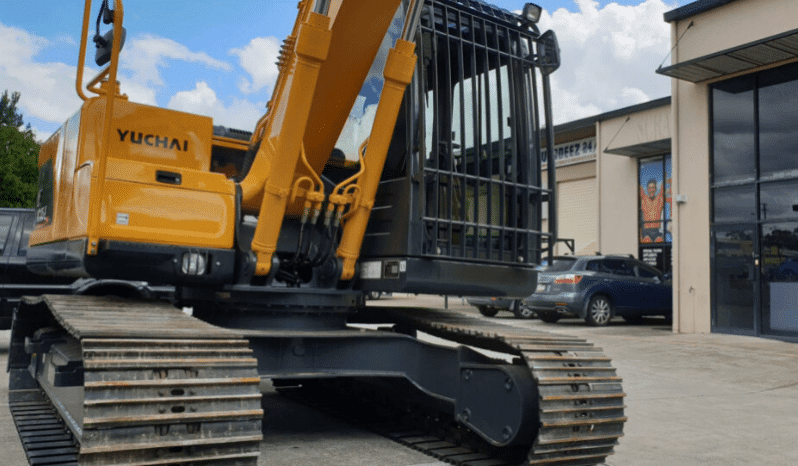 
New Yuchai YC135-9 13.8Ton Excavator full									
