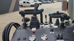 
										New UHI 30D Mini Skid Steer With Joystick full									