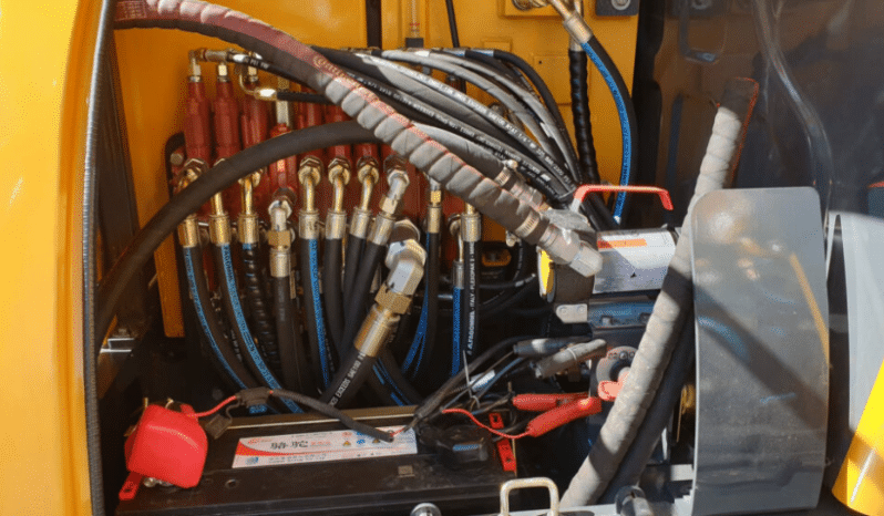 
								New yuchai YC60-9 5.8Ton Excavator full									