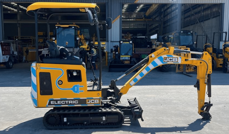 
UNUSED 2023 JCB 19C ETEC EXCAVATOR U4938 full									
