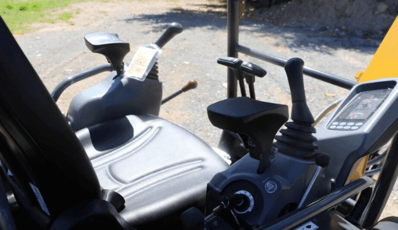 
New yuchai U27 2.7T Zero Swing Excavator full									