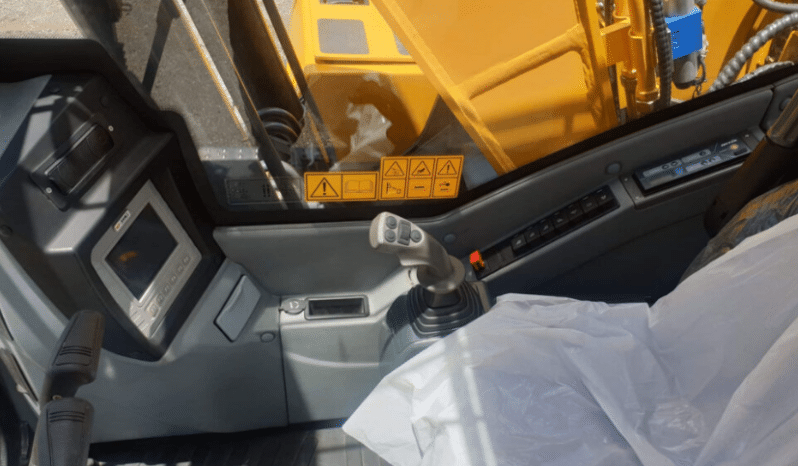 
								New Yuchai YC230LC-9 23 T Excavator full									