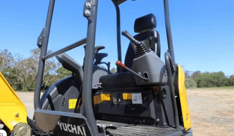 
New yuchai U27 2.7T Zero Swing Excavator full									