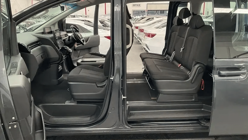 
								2022 Hyundai Staria US4.V1 MY22 Grey 8 Speed Automatic Wagon full									