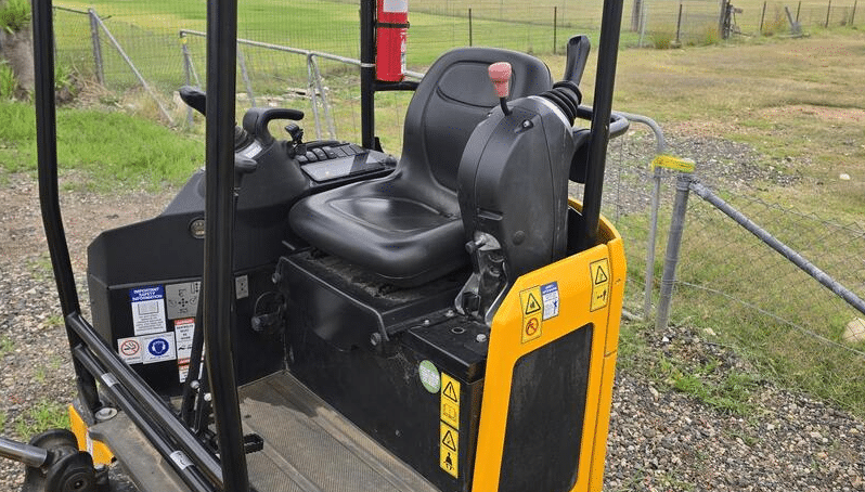 
2025 JCB 18Z MINI EXCAVATOR U5001 full									