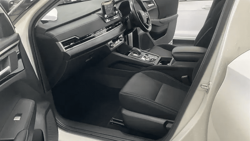 
								2024 Mitsubishi Outlander ZM MY24 ES 7 Seat (2WD) White 8 Sp full									