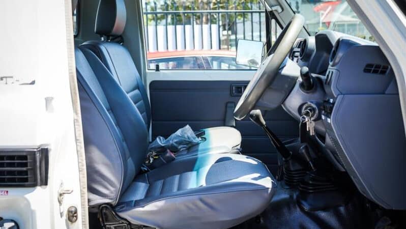 
								2010 Toyota Landcruiser Cab Chassis Workmate VDJ79R MY10 full									