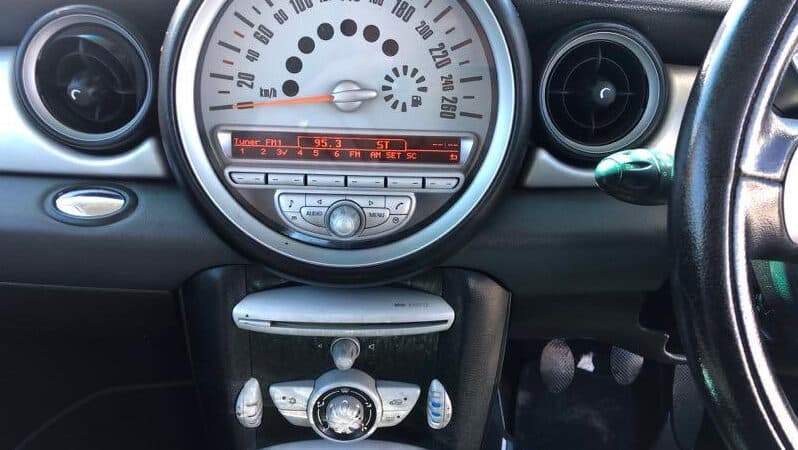 
								2010 MINI COOPER R56 full									