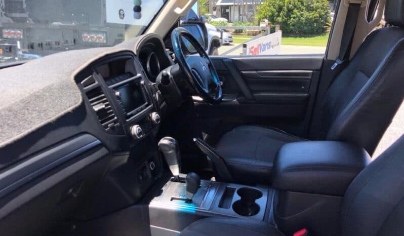 
2013 MITSUBISHI PAJERO VR-X LWB (4X4) full									