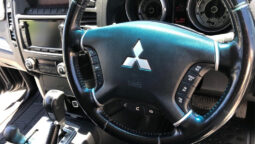 
2013 MITSUBISHI PAJERO VR-X LWB (4X4) full									