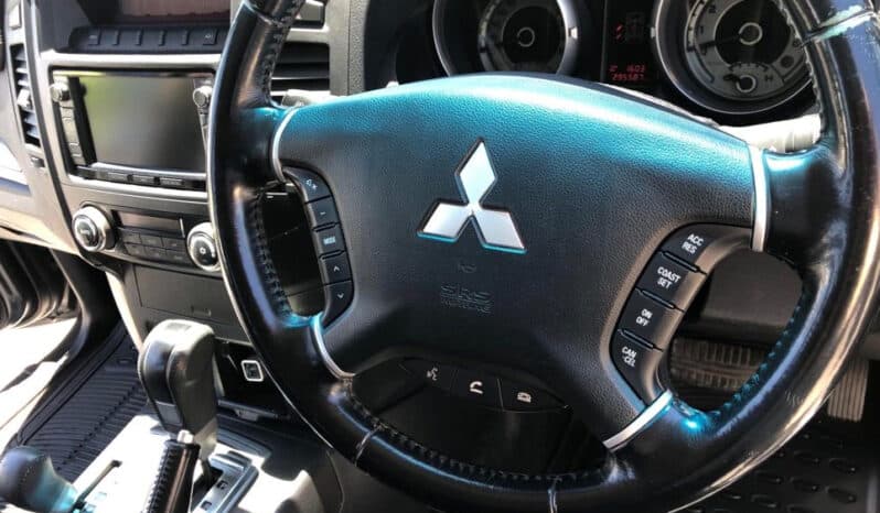 
2013 MITSUBISHI PAJERO VR-X LWB (4X4) full									